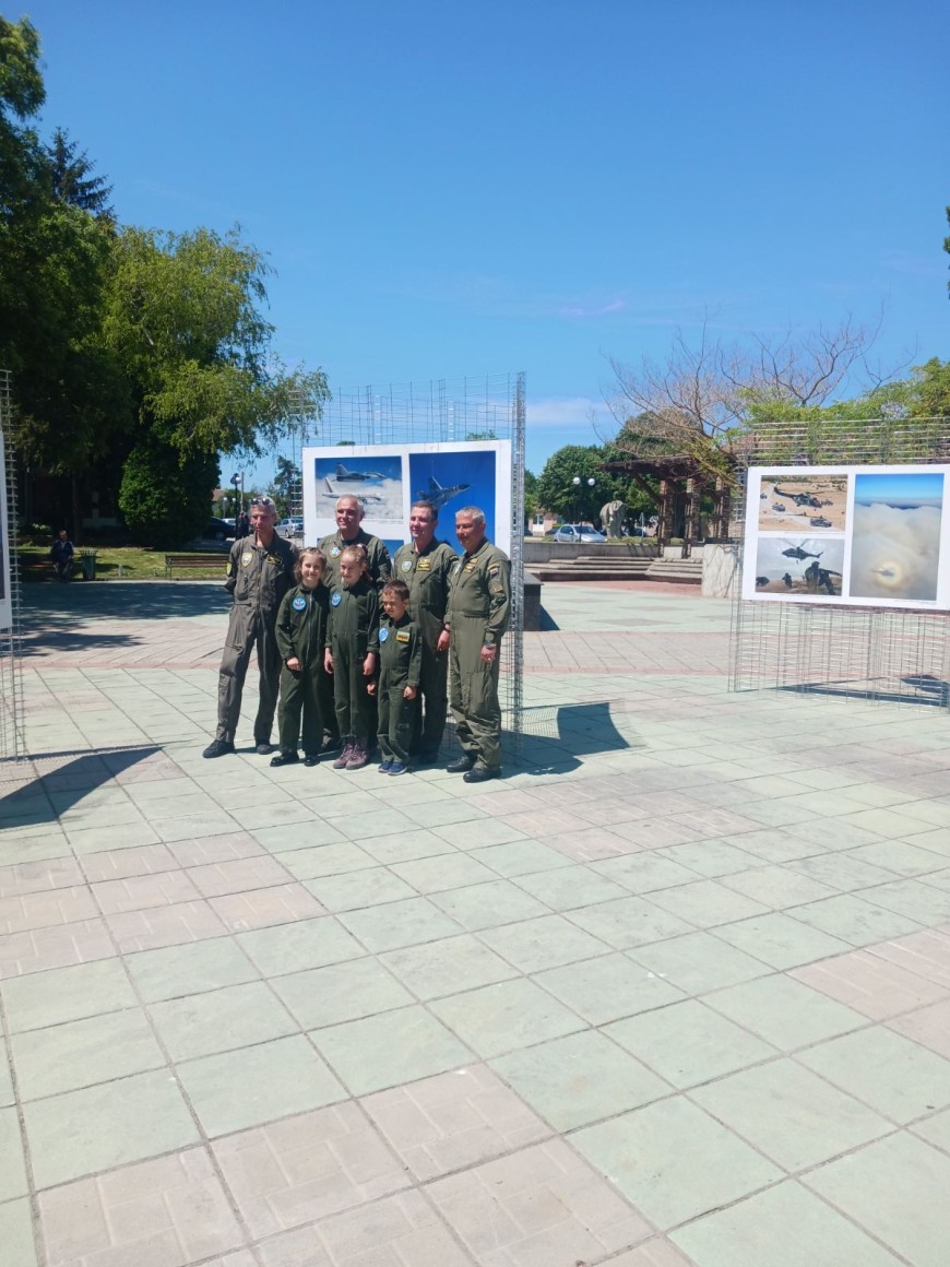 Пътуващата  изложба „110 г. българска бойна авиация“ гостува в Шабла