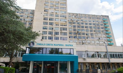 Мъж е опасност за живота след като се обърна с колата си по таван по пътя Балчик - Каварна