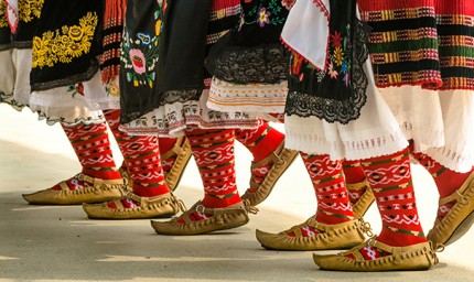 Фолклорни изпълнители от България, Украйна и Румъния се събират на фестивала край Дебрене