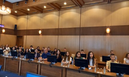 Учениците Мирослав Иванов и Дейвид Георгиев от Добрич са предложени за членове на Съвета на децата към ДАЗД