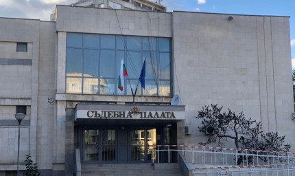 Условна присъда за румънец, причинил смъртта на жена си и едното си дете при катастрофа 
