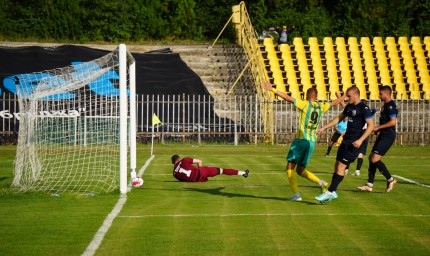 Изразителна победа на Добруджа срещу Черноморец Балчик с 4:0. 