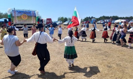 Село Челопечене празнува: богата фолклорна програма и песните на Симона Загорова