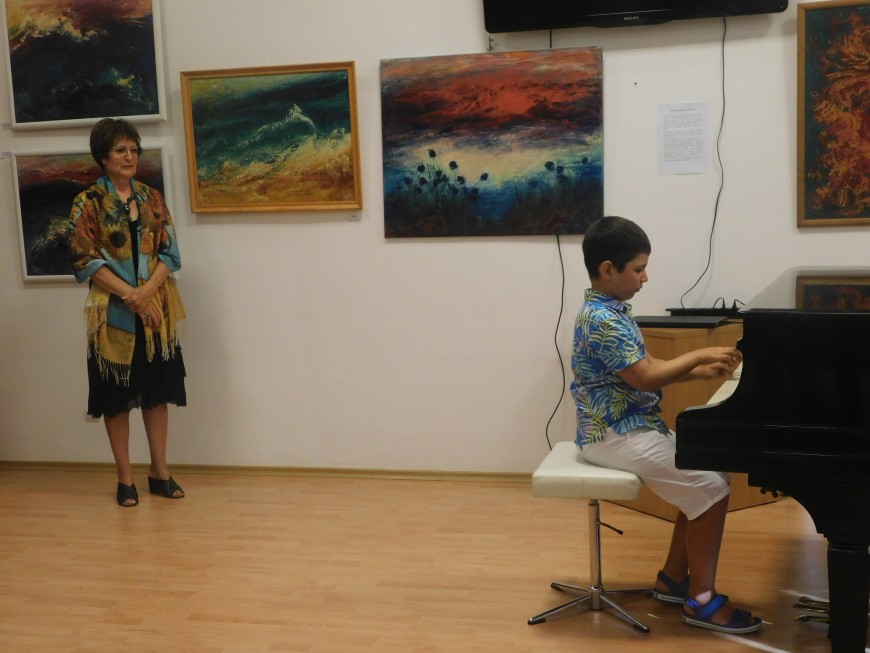 Самостоятелна юбилейна изложба на Люба Захова се откри в Зеления център