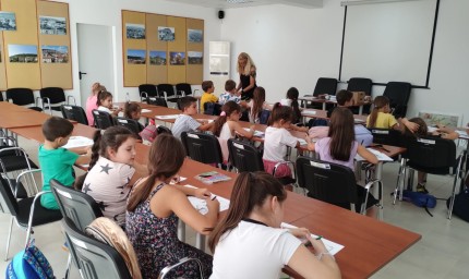 20 000 деца от Североизтока ще се включат в урок по книжката „Дърветата в България“