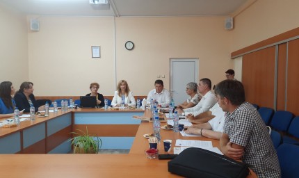 Представители на  бизнеса и депутатите от Добрич се срещнаха при областния управител
