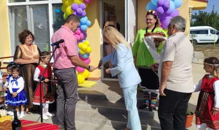 Новата ДГ "Радост" в с. Стефан Караджа отвори врати (СНИМКИ)
