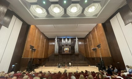 Добричлии препълниха обновената Концертна зала /снимки/