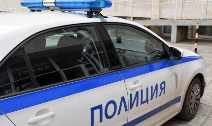 ПТП между три леки коли по ул. "Христо Ботев", виновникът е избягал